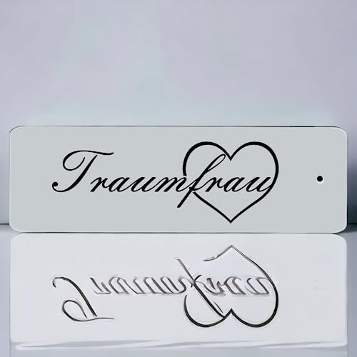 BigTrend24 Schlüsselanhänger mit Gravur - Traumfrau - Herz mit Spruch - Kunststoff in 10 verschiedenen Farben - 80x25mm